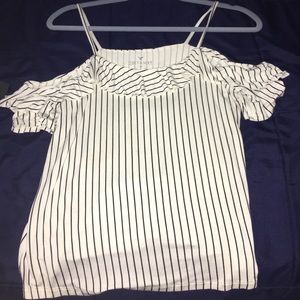 American eagle top!! Worn only twice!!